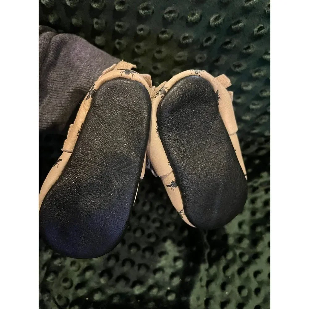 Freshly Picked Moccasins tan and black bees baby size 3 shoes